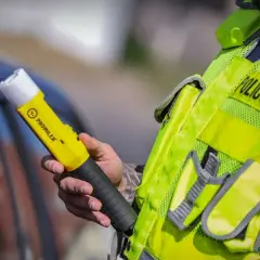 Czy policja może badać alkomatem w domu? Poznaj swoje prawa