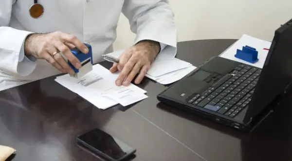 Jak uzyskać zaświadczenie lekarskie do prawa jazdy – który lekarz?