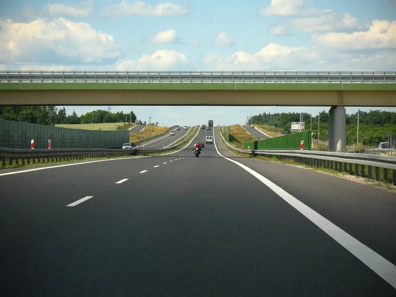 Zdjęcie Ile kosztuje km autostrady w Polsce? Zaskakujące fakty i liczby