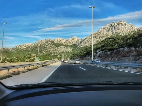 Ile kosztuje autostrada do Splitu? Sprawdź opłaty i trasy!